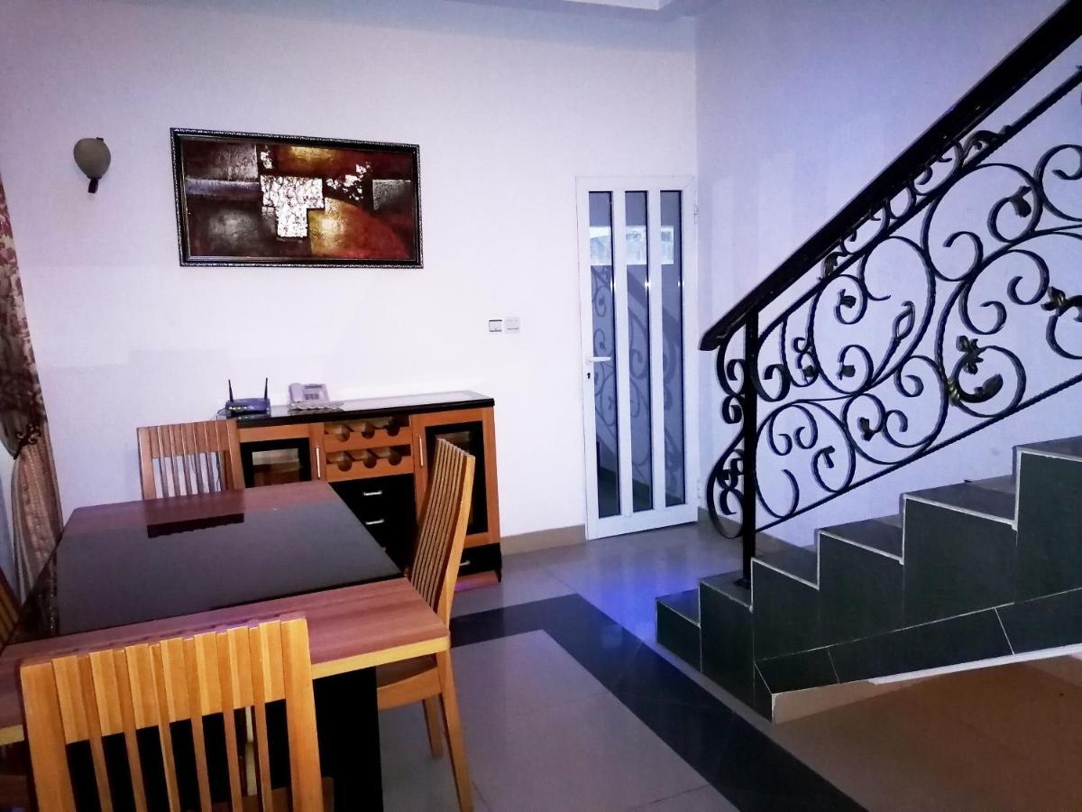 Hotel Residence Jeanne D'Arc Cotonou Exterior foto